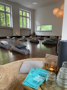 Der frühe Vogel - Yogastunde zum Start in den Tag im Yogaloft Dinslaken