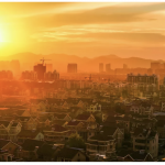 Sonnenuntergang über einer Großstadt